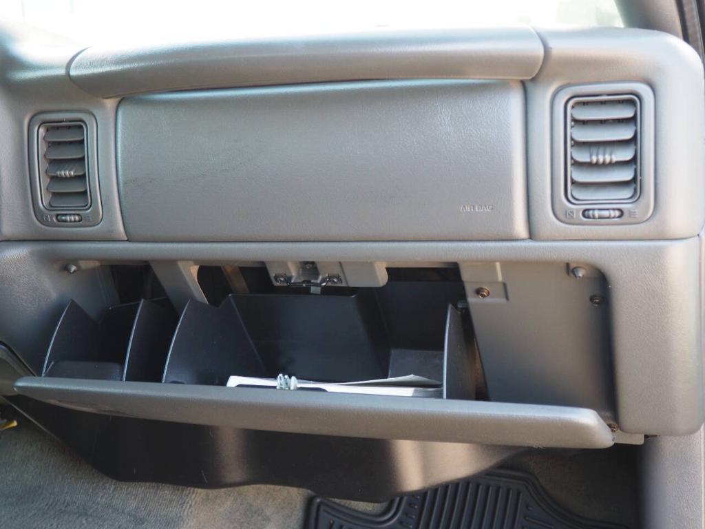 used 2004 Chevrolet Silverado 2500 car, priced at $11,900