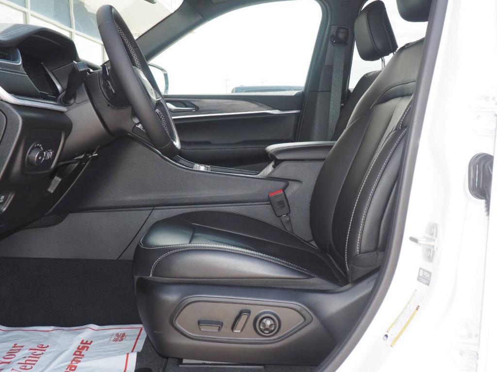 new 2025 Jeep Grand Cherokee L car, priced at $51,625