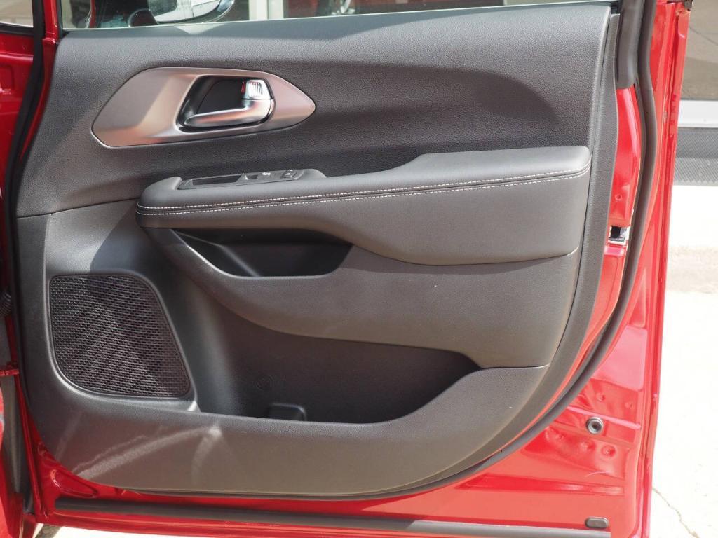 new 2026 Chrysler Pacifica car, priced at $45,205