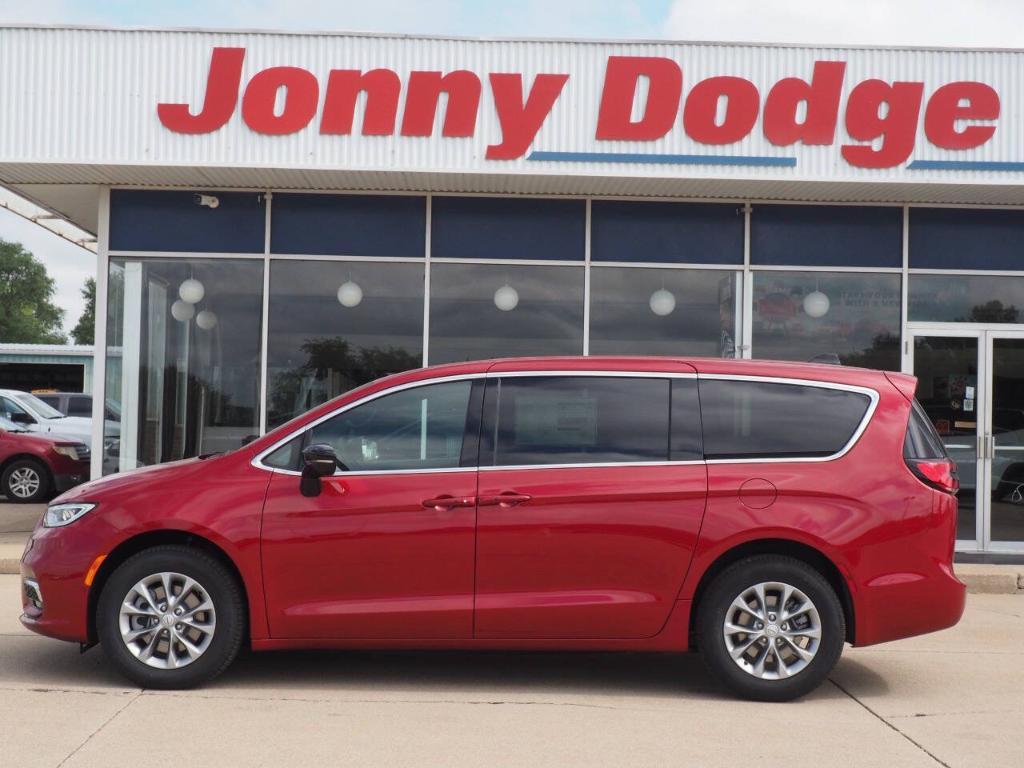 new 2026 Chrysler Pacifica car, priced at $45,205