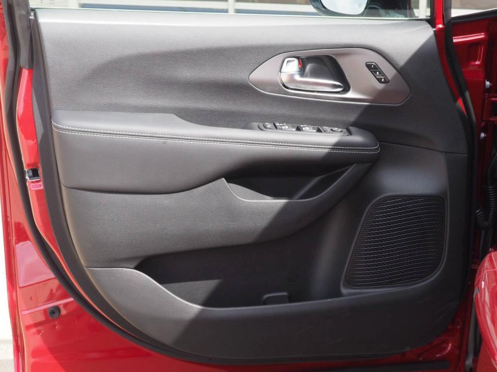 new 2026 Chrysler Pacifica car, priced at $45,205