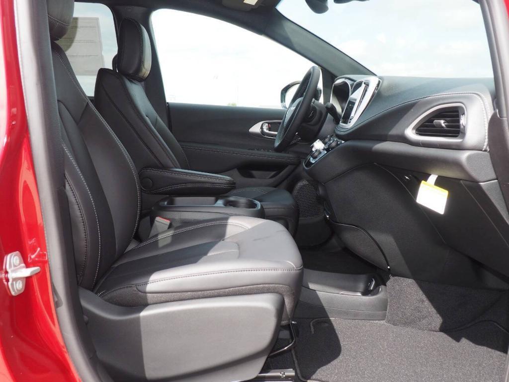 new 2026 Chrysler Pacifica car, priced at $45,205
