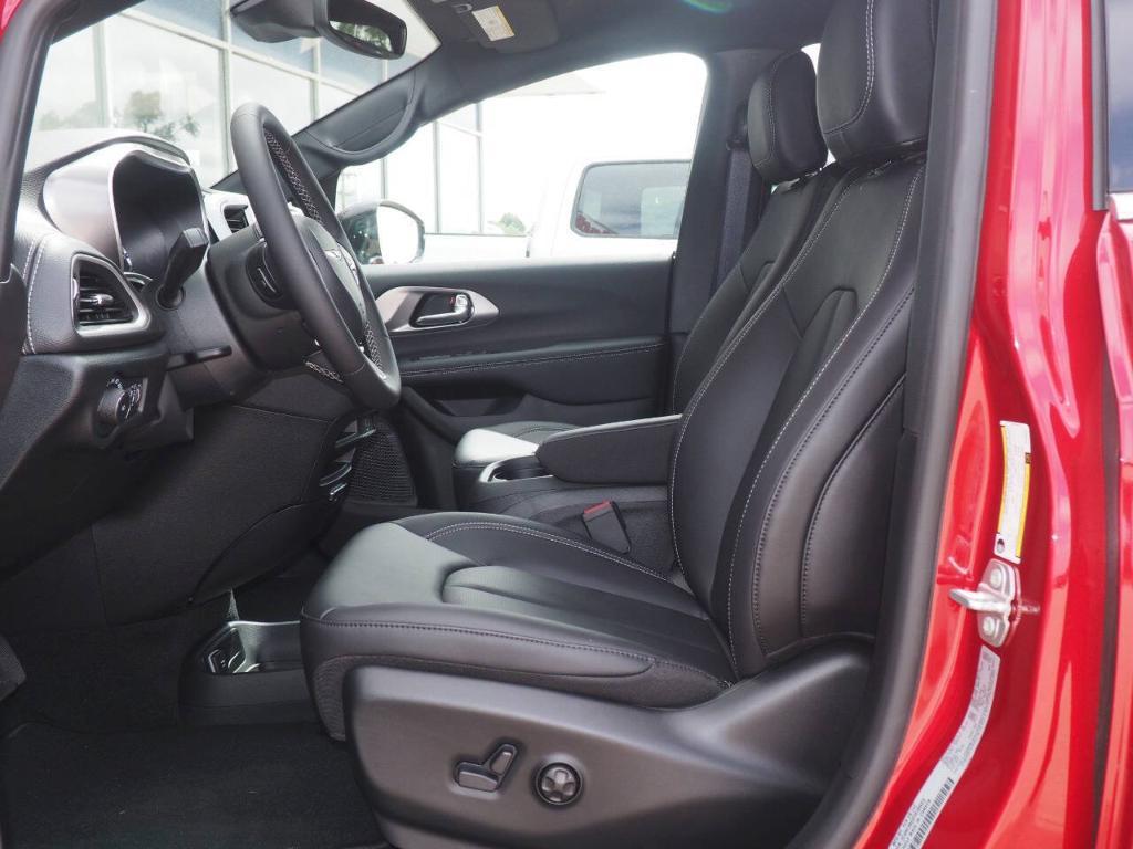 new 2026 Chrysler Pacifica car, priced at $45,205
