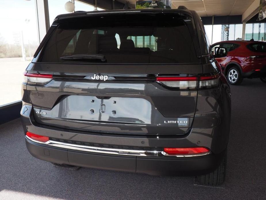 new 2024 Jeep Grand Cherokee car, priced at $47,295