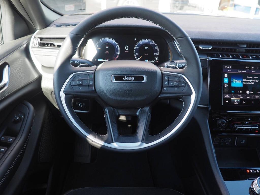 new 2025 Jeep Grand Cherokee car, priced at $43,980