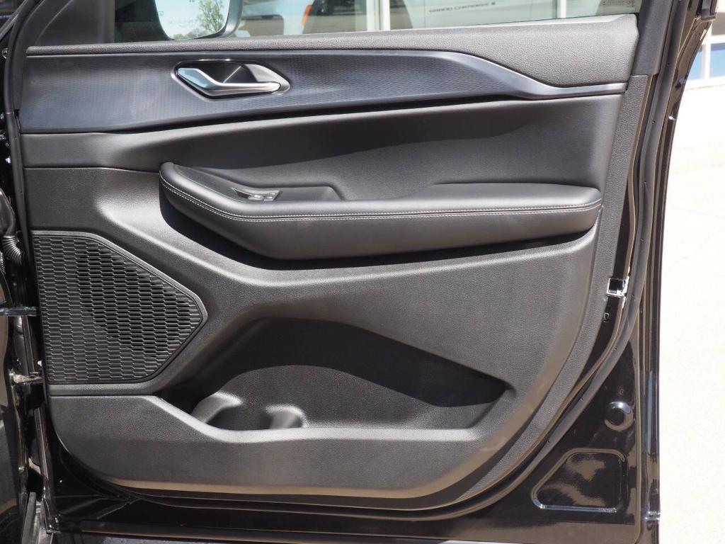 new 2025 Jeep Grand Cherokee L car, priced at $42,962