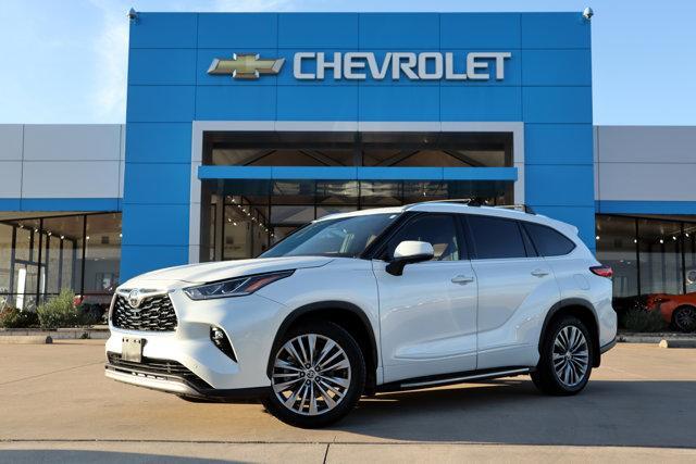 used 2021 Toyota Highlander car, priced at $36,977