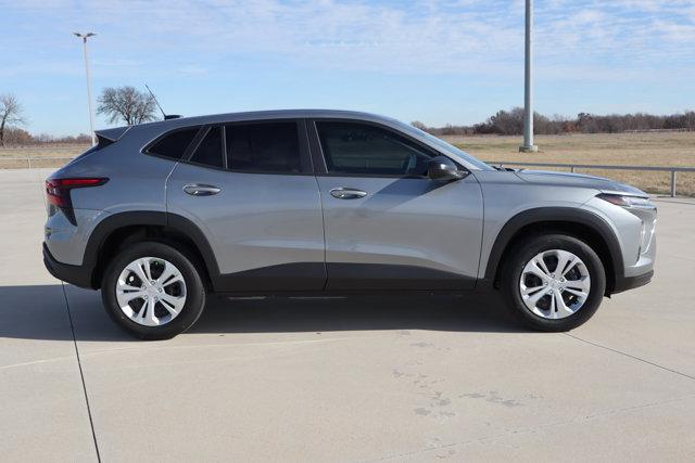 new 2025 Chevrolet Trax car