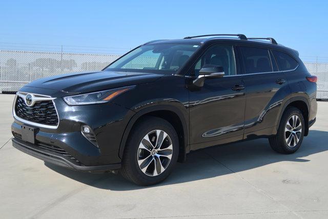 used 2021 Toyota Highlander car, priced at $32,977