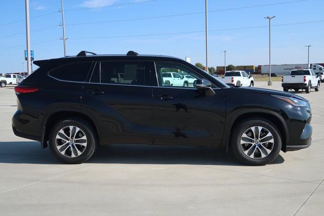 used 2021 Toyota Highlander car, priced at $32,977