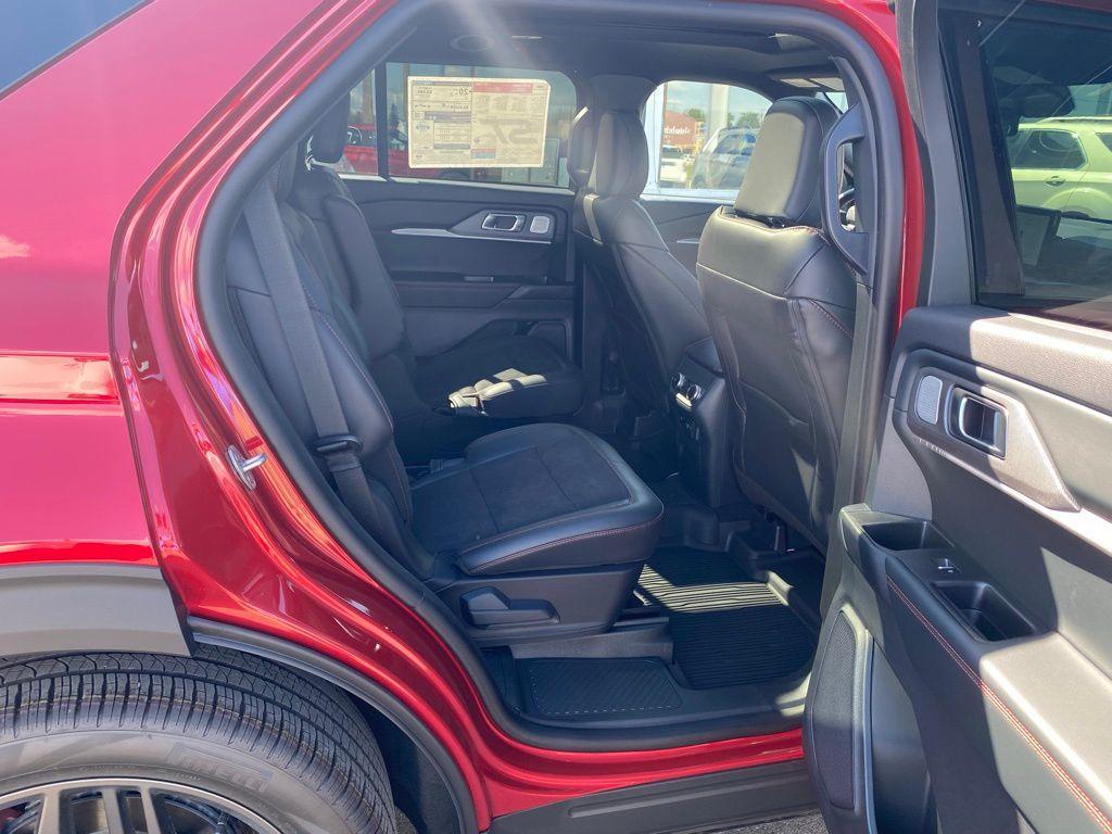 new 2025 Ford Explorer car, priced at $60,025