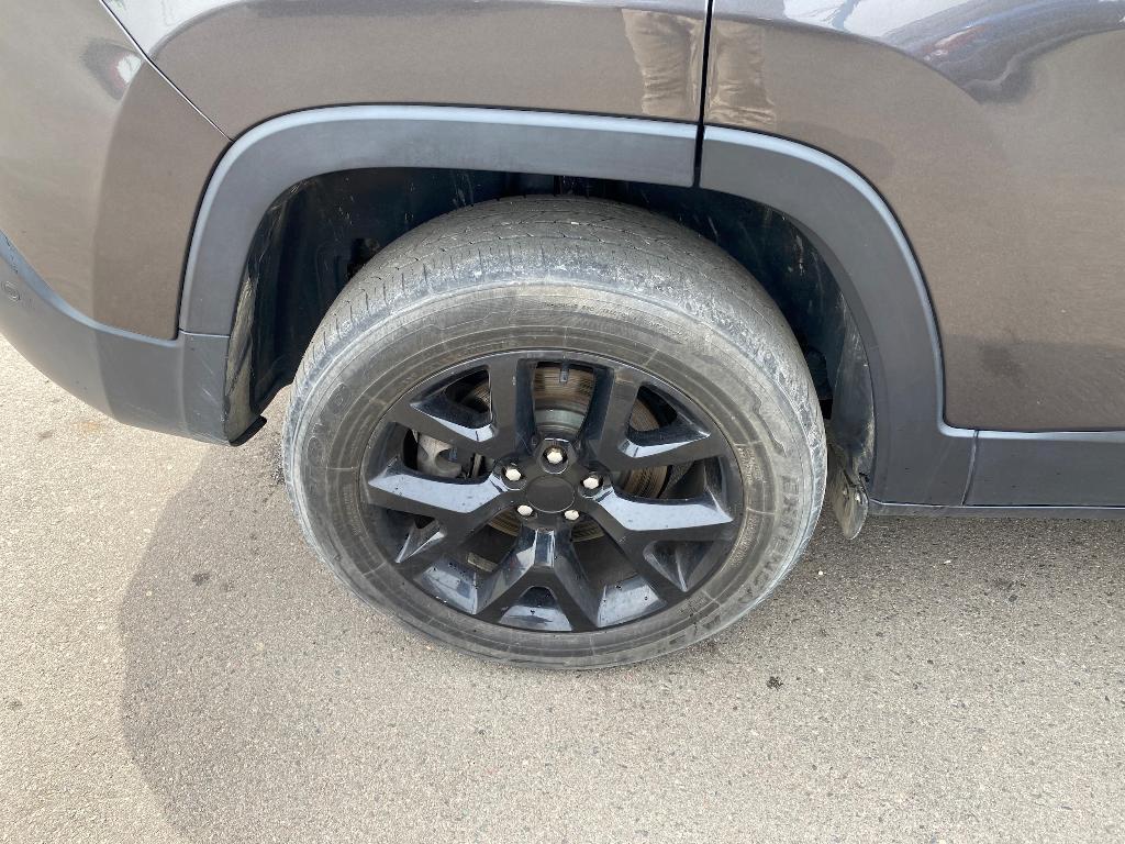 used 2018 Jeep Cherokee car, priced at $19,504