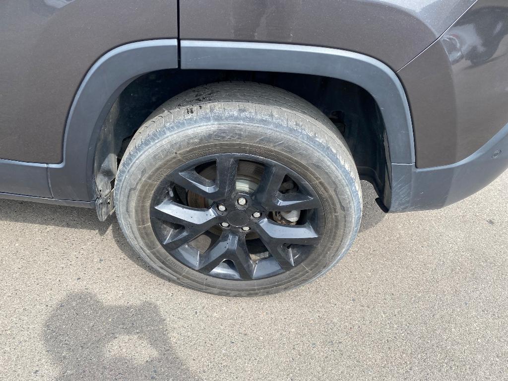 used 2018 Jeep Cherokee car, priced at $19,504
