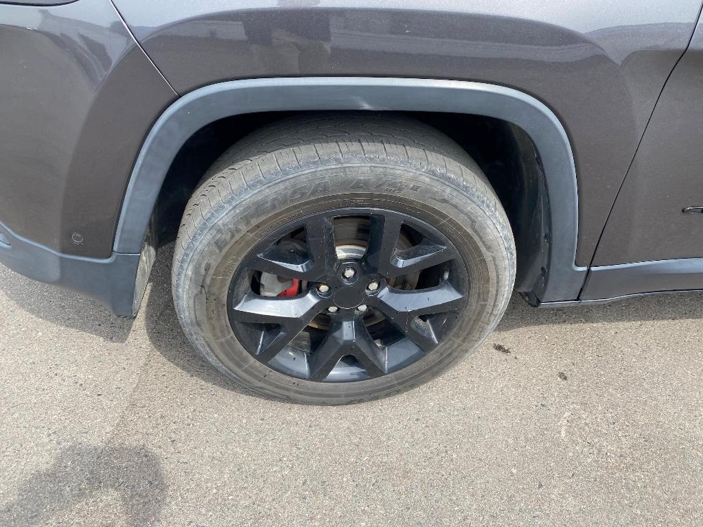 used 2018 Jeep Cherokee car, priced at $19,504