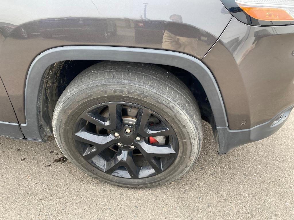 used 2018 Jeep Cherokee car, priced at $19,504