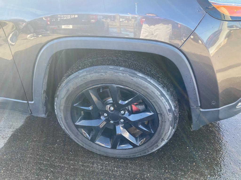 used 2018 Jeep Cherokee car, priced at $20,397
