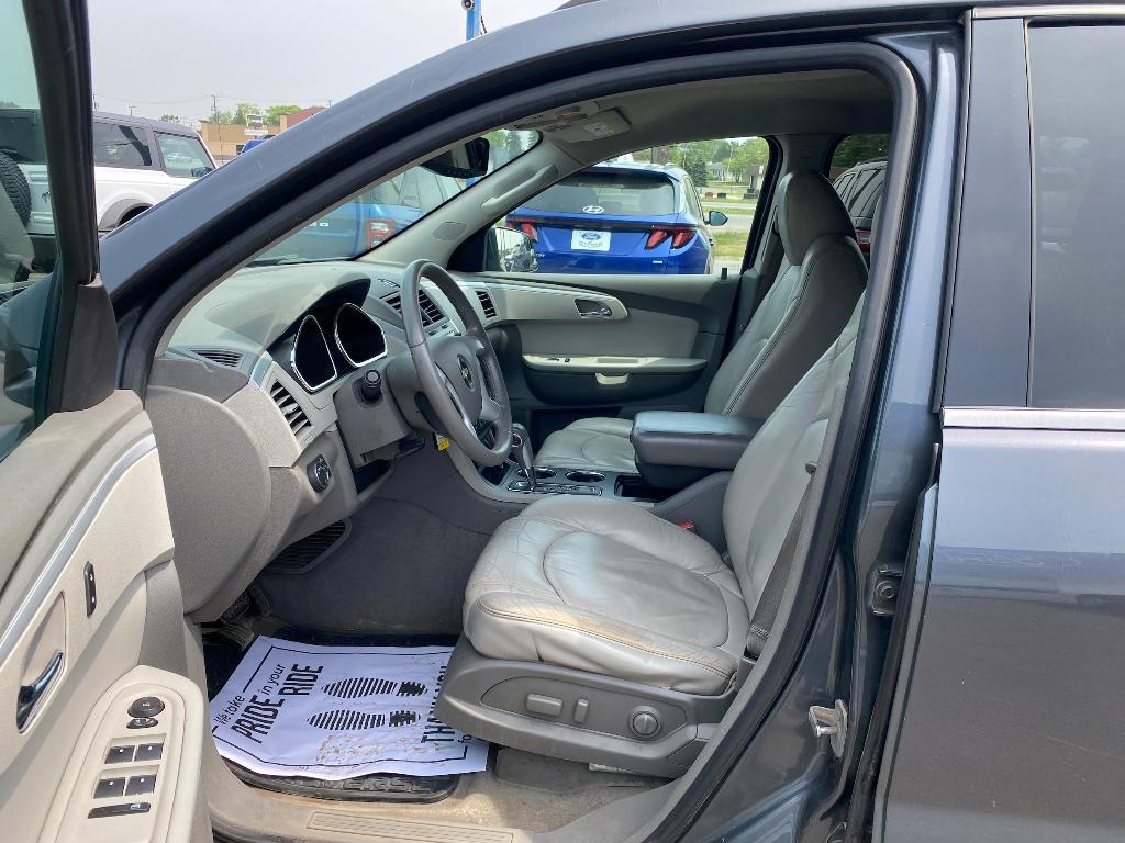used 2010 Chevrolet Traverse car, priced at $1,900