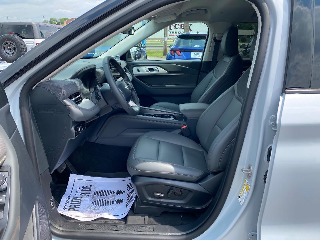 new 2025 Ford Explorer car, priced at $45,414