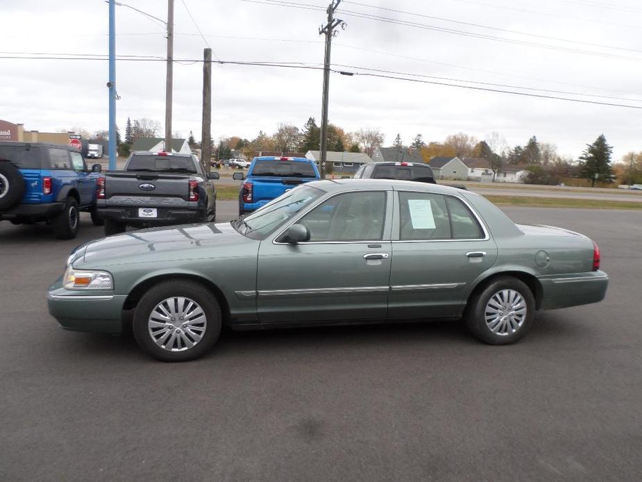 used 2006 Mercury Grand Marquis car, priced at $3,980