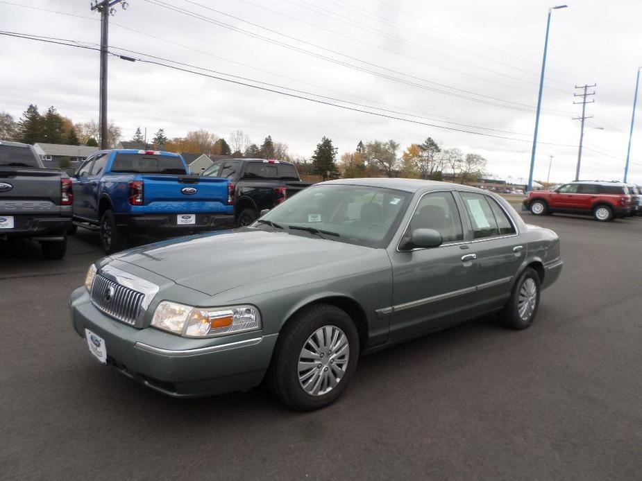 used 2006 Mercury Grand Marquis car, priced at $3,980