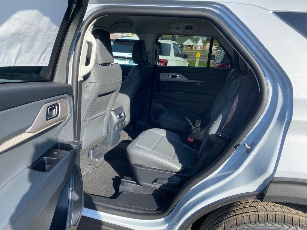 new 2025 Ford Explorer car, priced at $44,978