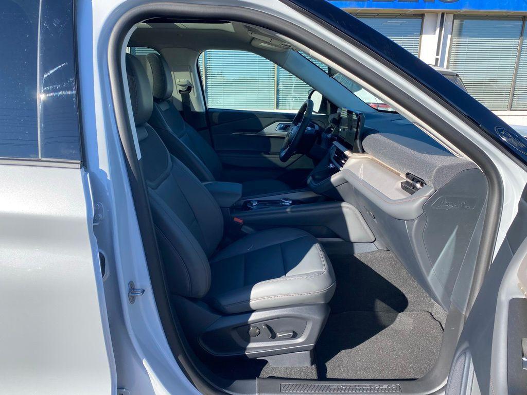 new 2025 Ford Explorer car, priced at $46,496