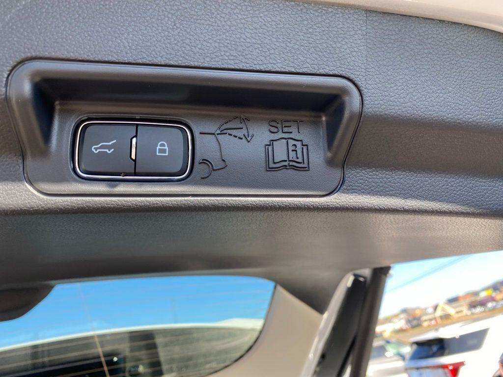 new 2025 Ford Explorer car, priced at $46,496