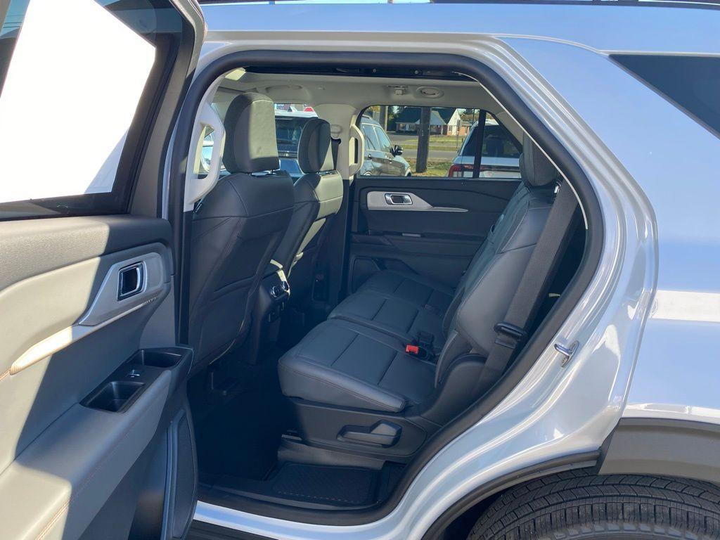 new 2025 Ford Explorer car, priced at $46,496