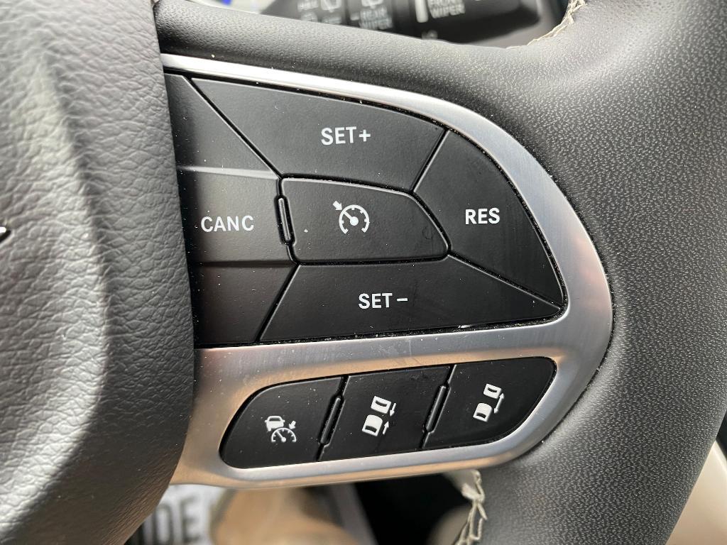 used 2023 Chrysler Pacifica car, priced at $25,980