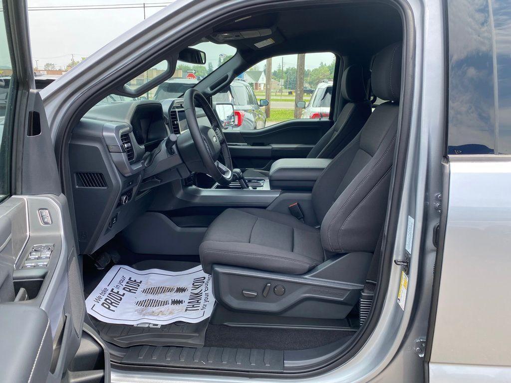 new 2025 Ford F-150 car, priced at $59,061