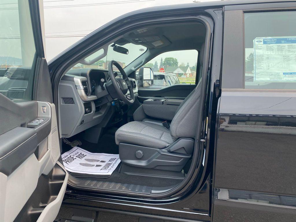 new 2025 Ford F-350 car, priced at $57,480