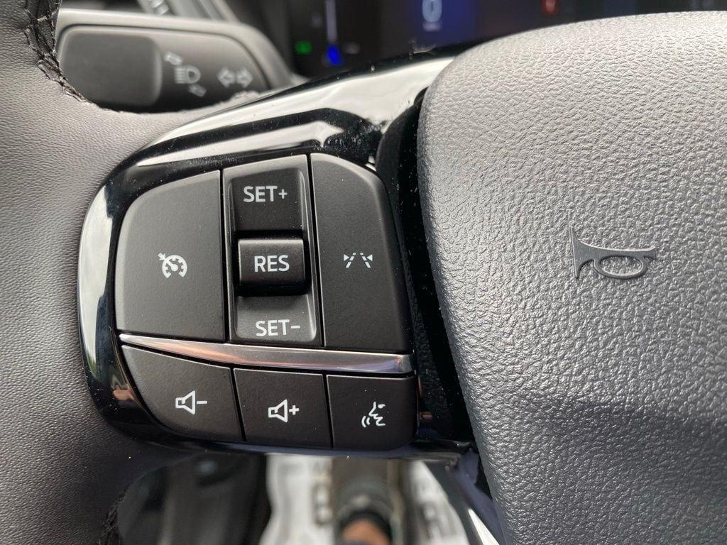 new 2025 Ford Escape car, priced at $29,995