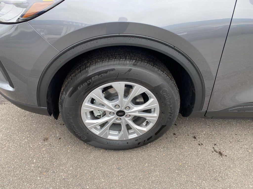 new 2025 Ford Escape car, priced at $29,995