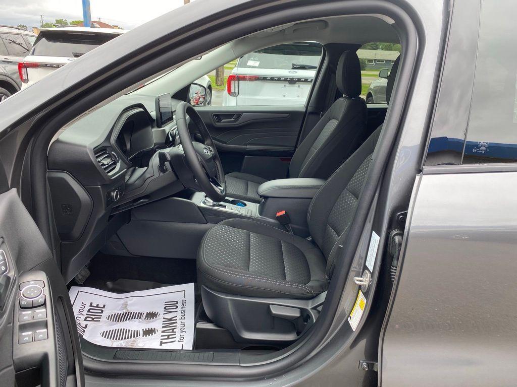 new 2025 Ford Escape car, priced at $29,995