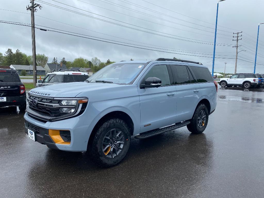 new 2025 Ford Expedition car, priced at $84,020