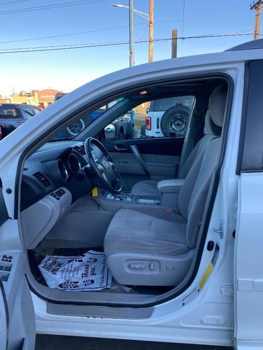 used 2008 Toyota Highlander car, priced at $7,980