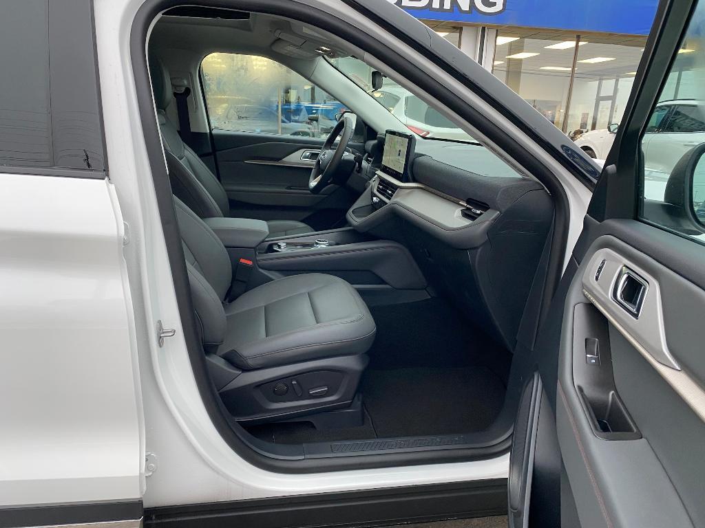 new 2025 Ford Explorer car, priced at $47,162