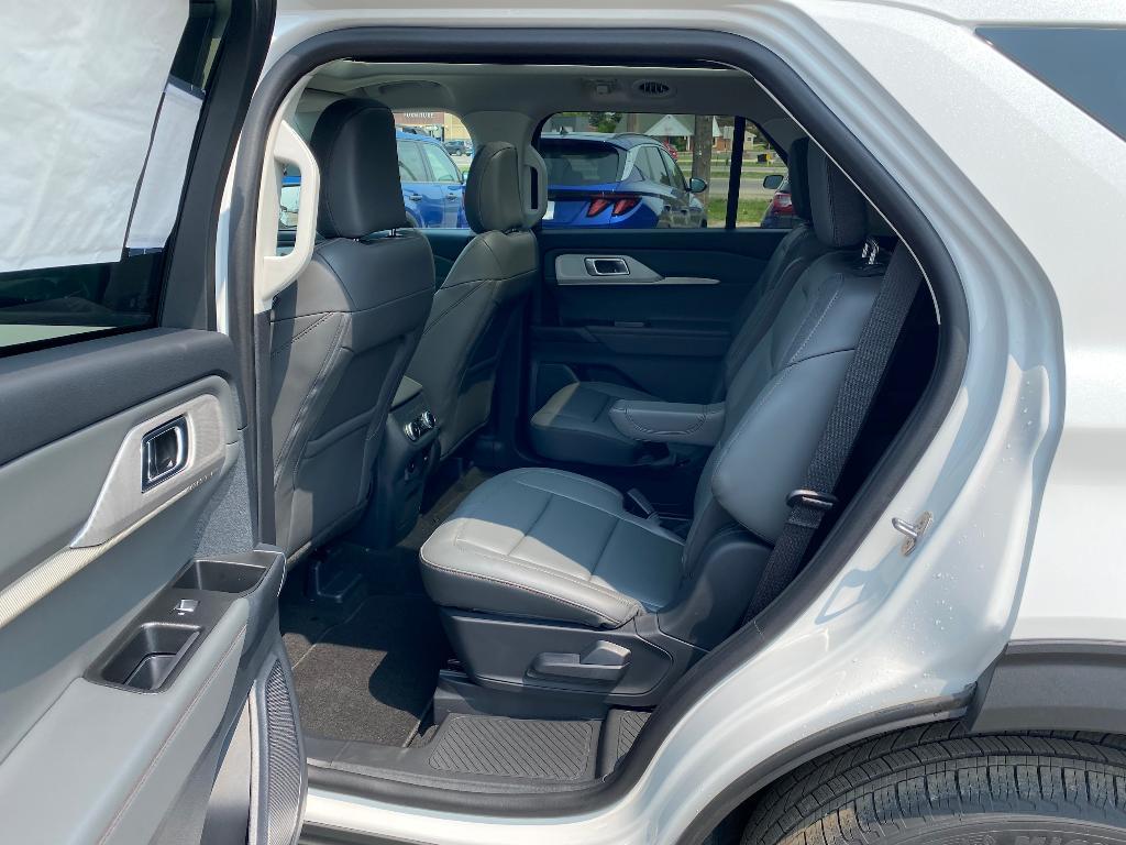 new 2025 Ford Explorer car, priced at $47,162