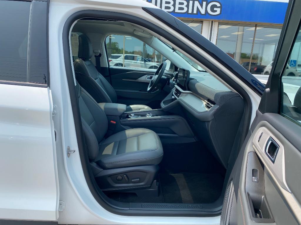 new 2025 Ford Explorer car, priced at $47,162
