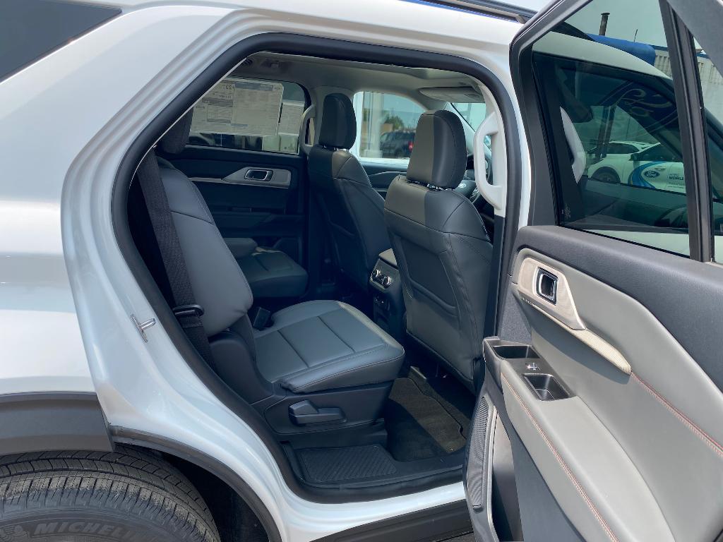 new 2025 Ford Explorer car, priced at $47,162