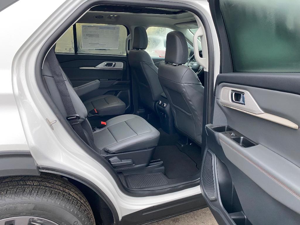 new 2025 Ford Explorer car, priced at $47,162