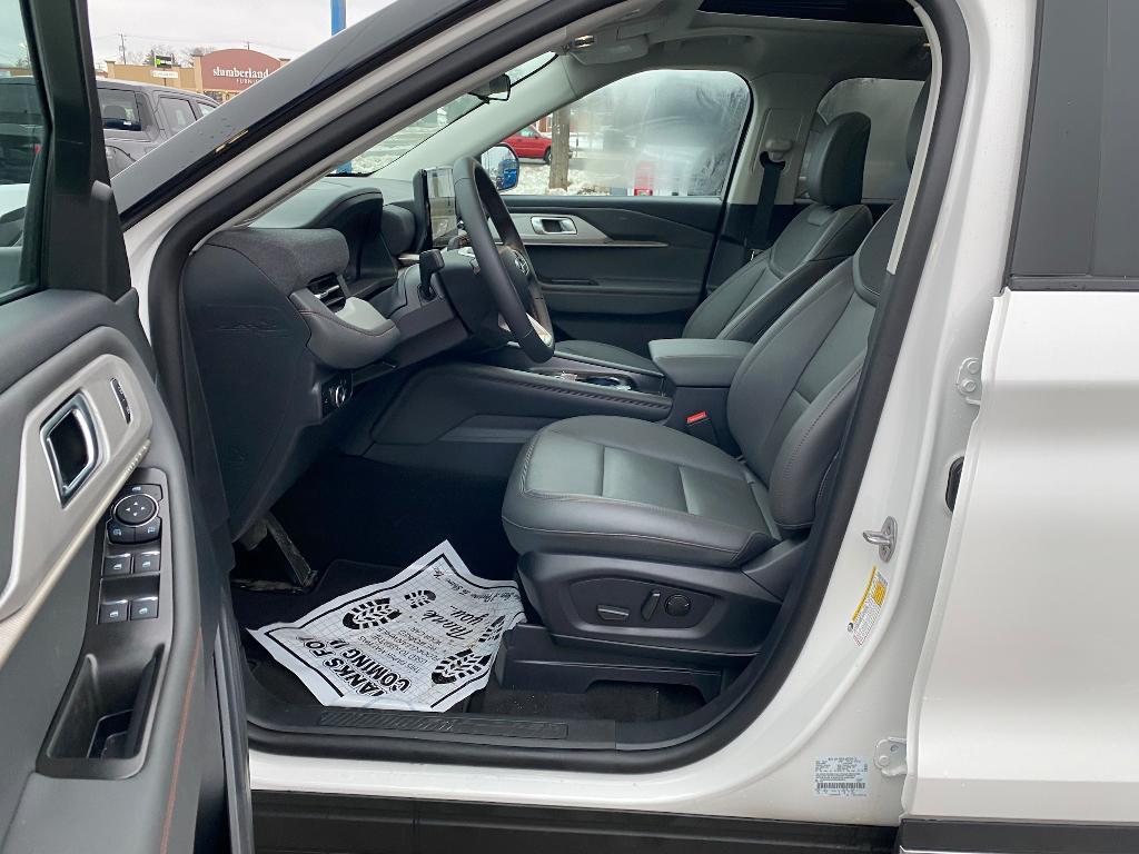 new 2025 Ford Explorer car, priced at $47,162