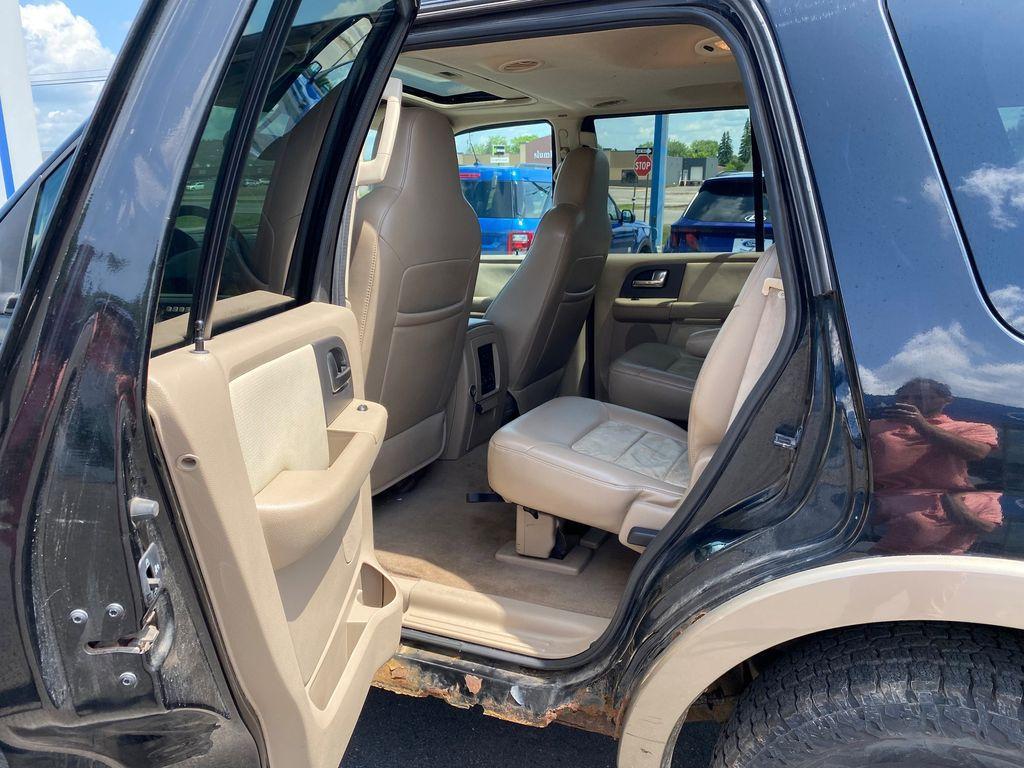 used 2004 Ford Expedition car, priced at $3,980