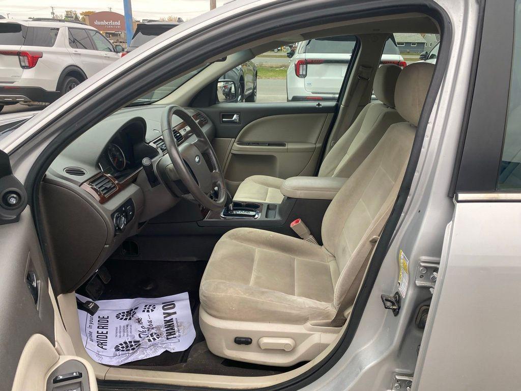 used 2009 Ford Taurus car, priced at $4,703