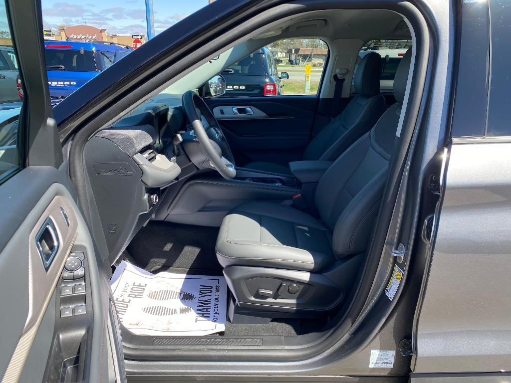 new 2025 Ford Explorer car, priced at $45,112