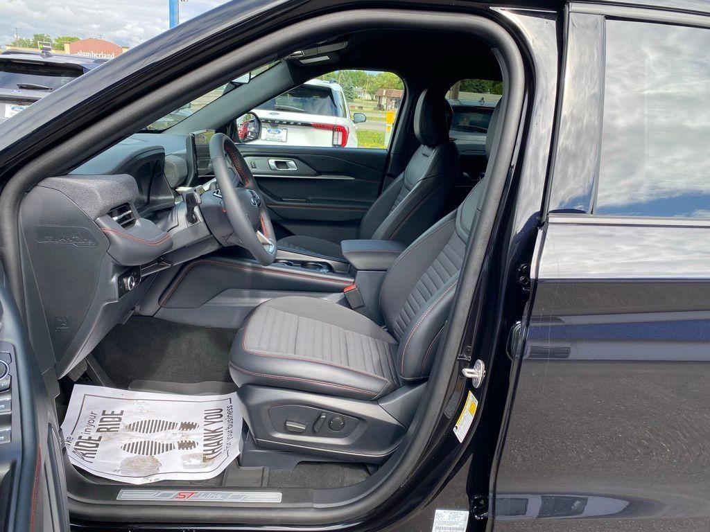 new 2025 Ford Explorer car, priced at $48,280