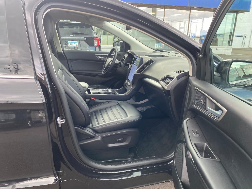 used 2022 Ford Edge car, priced at $28,980