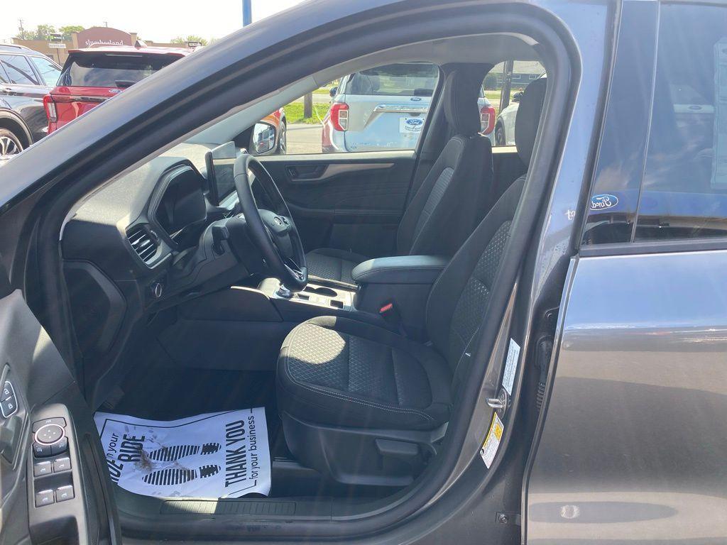 new 2025 Ford Escape car, priced at $27,978