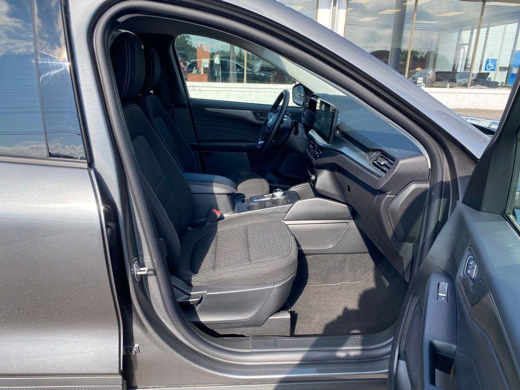 new 2025 Ford Escape car, priced at $27,978