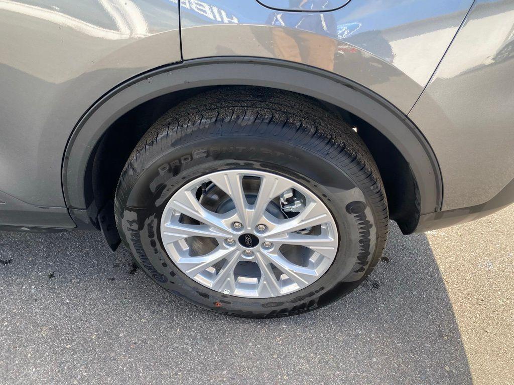 new 2025 Ford Escape car, priced at $27,978